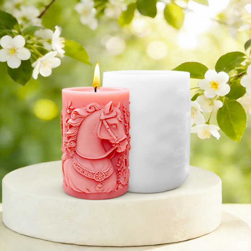 Blue Gold Embossed Horse Candl - Candle Making Workshop 评论和价格